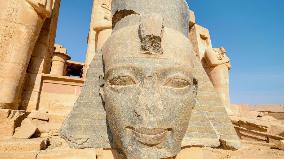 Návrat po třech desítkách let. Egypt má zpět ukradenou bustu faraona Ramesse Velikého